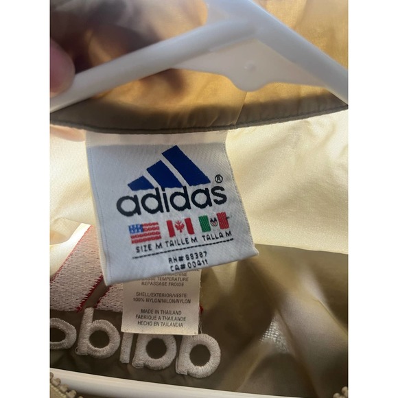 Vintage Adidas pullover, windbreaker with front pocket size medium - Picture 7 of 7